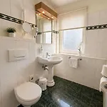 Hotel Schwarzenbek ホテル シュヴァルツェンベーク