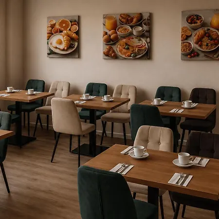 Hotel Schwarzenbek ホテル *